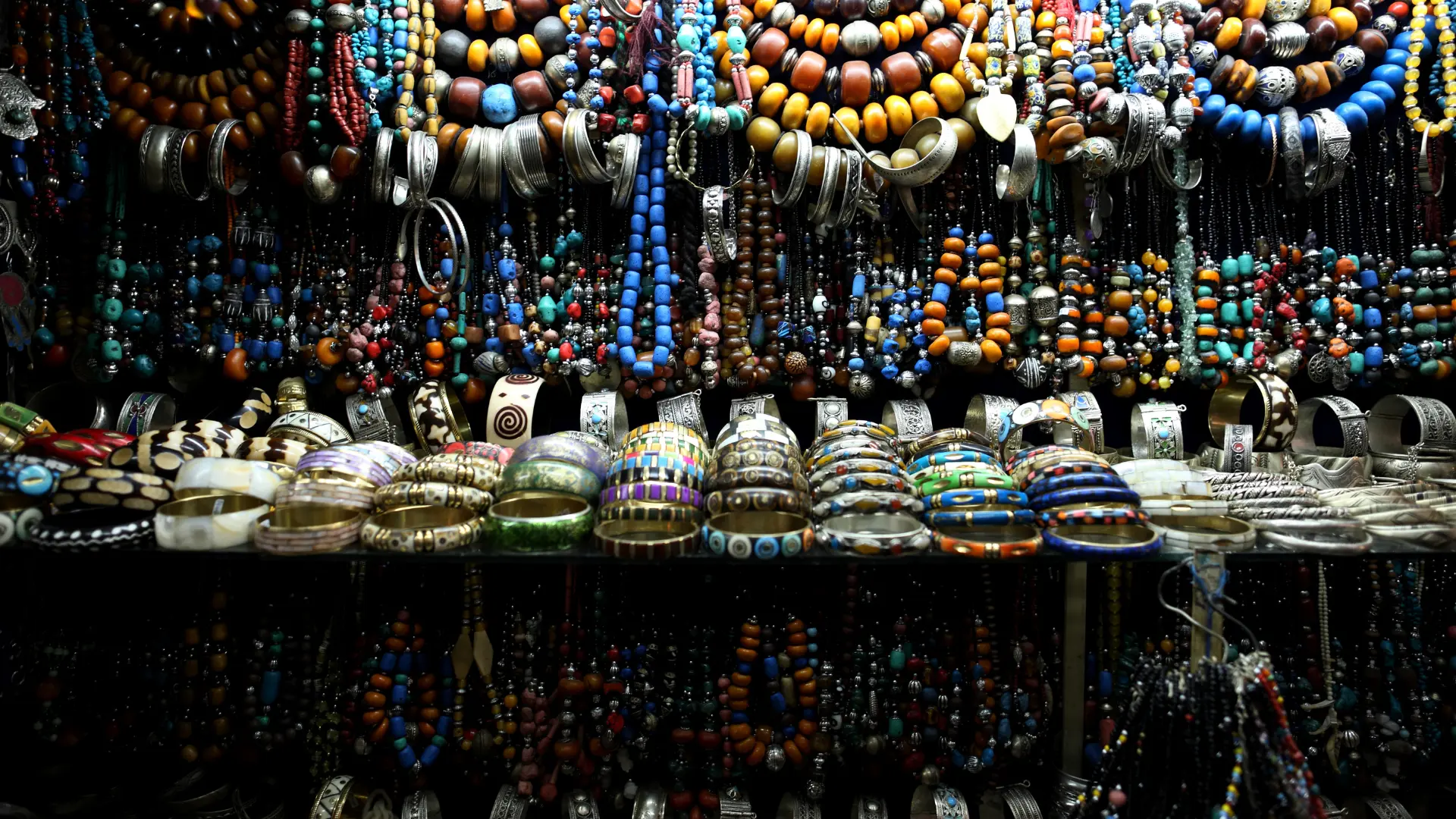 Amulettes et Talismans Marocains : L'Art Mystique de la Protection