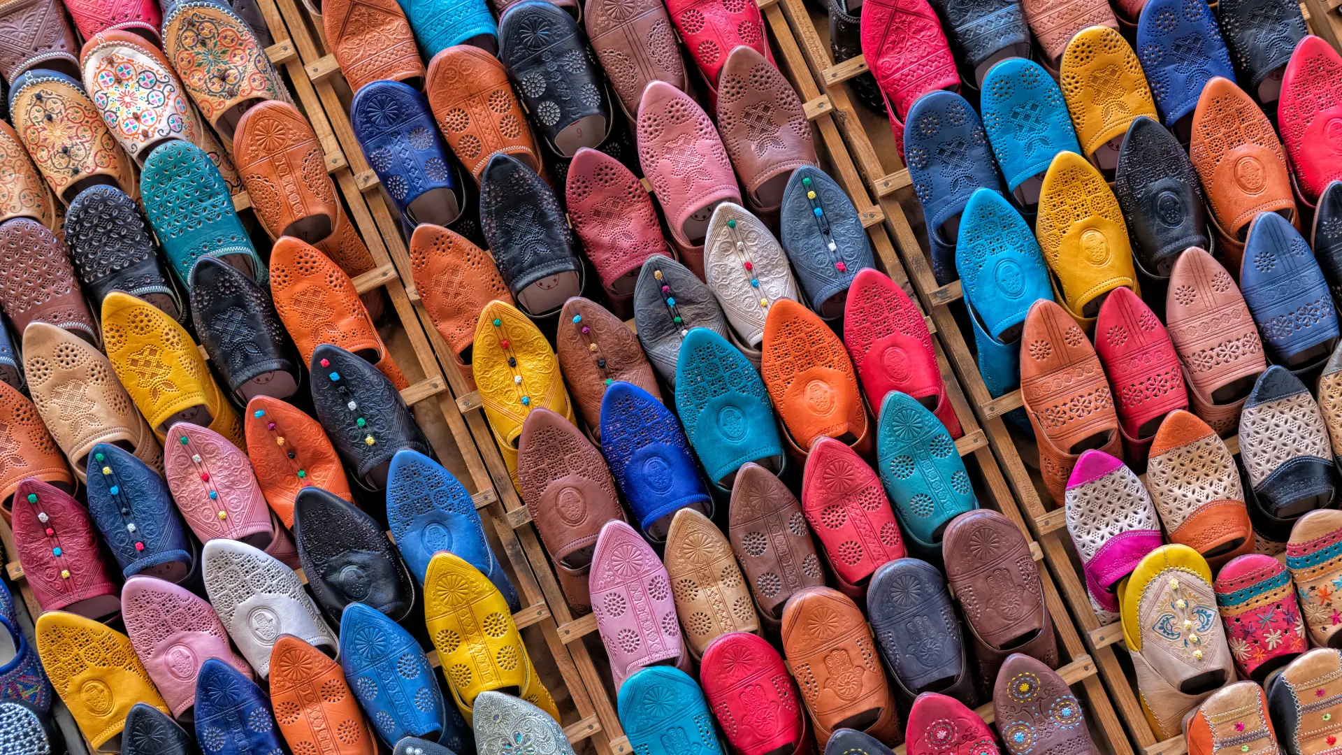Babouches de Marrakech : Le Pas Chic de l’Artisanat Marocain